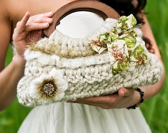 Small Ruffle Purse Crochet Pattern PDF (instant digital download simple basic easy beginner pretty clutch handbag boho bag)
