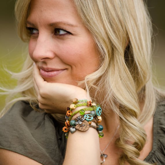 Crochet charm bracelet deals