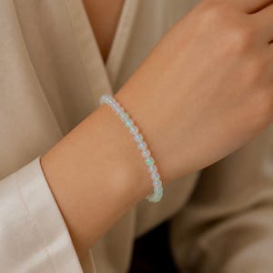 Lyxigt etiopiskt opalkularmband | 925 sterlingsilver | Justerbart armband med färgglatt eldopal | Minimalistiska smycken, present till kvinnor