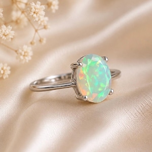 Naturlig etiopisk opalring | Ring i 925 sterlingsilver | Handgjord opalslipad ring | Lyxig opalförlovningsring | Födelsestensring, present till henne