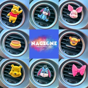 Peut inclure: Une collection d'accessoires pour aérateurs de voiture représentant des personnages de dessins animés et un nœud rose. Les personnages incluent Winnie l'ourson, Eeyore, Porcinet et Tigrou. Les accessoires sont jaunes, rouges, bleus et roses.