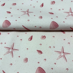 Tessuto con motivo a conchiglia e stella marina rosa – Stampa personalizzata – Opzioni in mussola, popeline, lino, raso, denim, gabardine e impermeabile