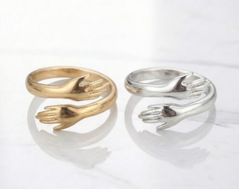 Intertwined Hands Hug Ring Gold 3D Design Romantic Jewelry Minimalist Everyday Ring Gift