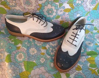 Santoni Navy and White Oxford women's Sz 36