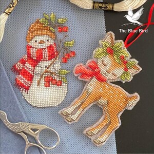 Snowman cross stitch design for DIY Christmas tree décor
