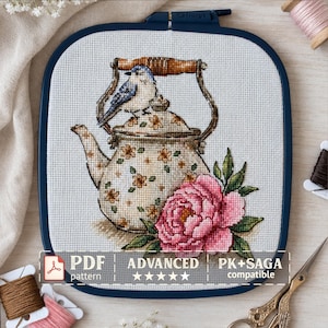 Korsstygnsmönster med tekanna i PDF-format, broderi med fågel och pion, Cottagecore tedesign