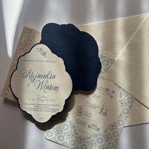 Hochzeitseinladungsset // Kollektion „GRANADA“ // Luxuriöse, gestanzte Papeterie // Individuelles Monogramm // Premium-Mix & Match-Set