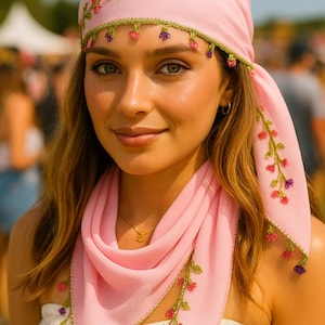 Bufanda de gasa rosa hecha a mano: ribete de encaje de aguja - Accesorio versátil