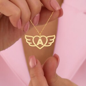Collar con inicial de corazón y alas personalizado - Collar con letras - Regalo de joyería elegante bañado en oro