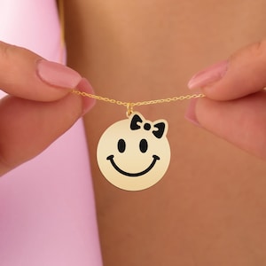 Smiley Face Bow Necklace – Minimalist Happy Face Pendant – Cute & Fun Jewelry Gift for Her – Positive Vibes Everyday Wear