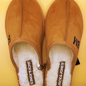 Pantuflas con monograma: regalo personalizado para el Día del Padre / Pantuflas de felpa personalizadas / Regalo de aniversario, boda, jubilación o cumpleaños