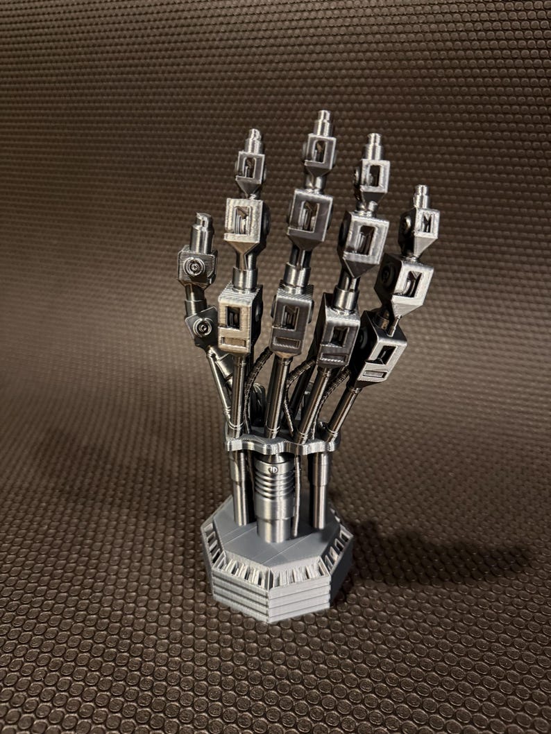Terminator Hand Controller Stand for Desktop 画像 3