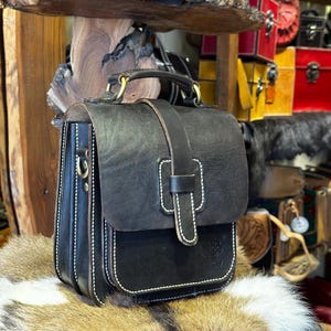 Bolso de cuero para hombre hecho a mano, bolso de tortuga hecho a medida, bolso de hombro estilo vintage, bolso de mano, bolso de regalo de cuero, bolso de hombro de cuero hecho a mano para