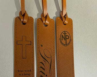 Marque-page biblique en cuir personnalisé : logo de l'église personnalisé gravé