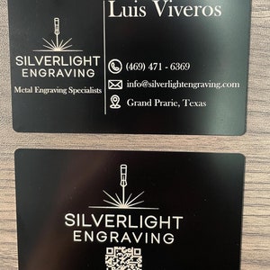 Dünne Visitenkarten mit Gravur aus Metall, 0,2 mm dick. - Personalisiert mit einem beliebigen Logo oder Text. Benutzerdefinierte Visitenkarten aus Metall zum Auffallen