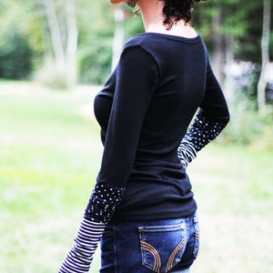 Flare Sleeve Woman Knit Top, Crew Neck, Extra Long Sleeves