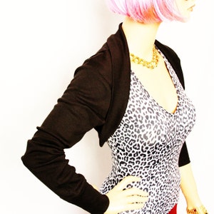 black bolero Shrug / Black Shrug jacket / fitted Bolero / Wedding Shrug jacket / Black Bolero top / Wedding Bolero