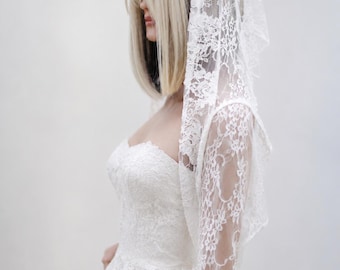 Schwarzer Spitzen-Hoodie-Bolero – Oversized, kurzer, transparenter Überwurf
