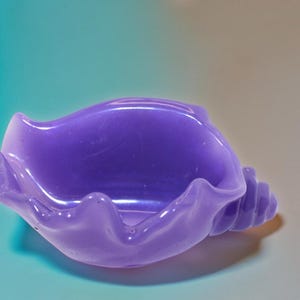 Light Purple Opaque Conch Trinket Shell