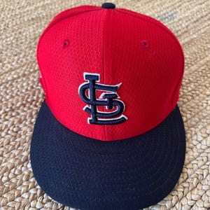 Like New Deadstock St. Louis Cardinals Official MLB  Baseball Cap - New Era Official On Field Cap - size 7 1/8   56.8cm Spring Training