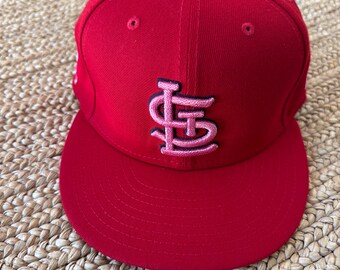Like New Deadstock St. Louis Cardinals Official MLB  Baseball Cap - New Era Official On Field Cap - size 7 1/8   Breast Cancer Awareness