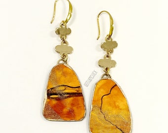 Autumn paper earrings made of Thai marbled Momi paper in orange and gold with quatrefoil connectors