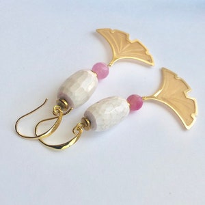Ineng Light Pink Faceted Agate Barrel and Dyed Jade with Gold Gingko Mesh Drop Long Dangle Earrings image 7