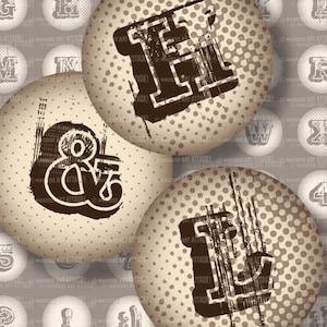 Puede incluir: Una colección de elementos gráficos marrones y blancos con letras y símbolos de estilo grunge. Las letras están sobre un fondo punteado. El texto "MASSIVE ART ATTACK!" es visible.