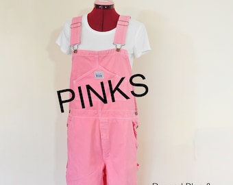 OP MAAT GEVERFDE Roze Bib Overall Broek - Pink Fuchsia Coral Dyed Adult Youth Overalls Shorts - Taille 30, 32, 34, 36, 38, 40, 42, 44, 46, 48, 50