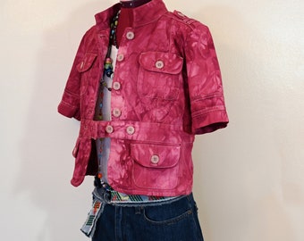 Wine Jrs. Large Cotton Jacket - Red Mottled Dyed Upcycled Mossimo Short Sleeve Safari Jacket - Adult Womens Size Juniors Large (36 chest)