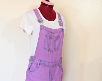 ピンク染め ガールズ 10/12 ラージ アップサイクル キャット＆ジャック デニム オーバーオール ショートパンツ (幅30インチ x 丈3インチ)