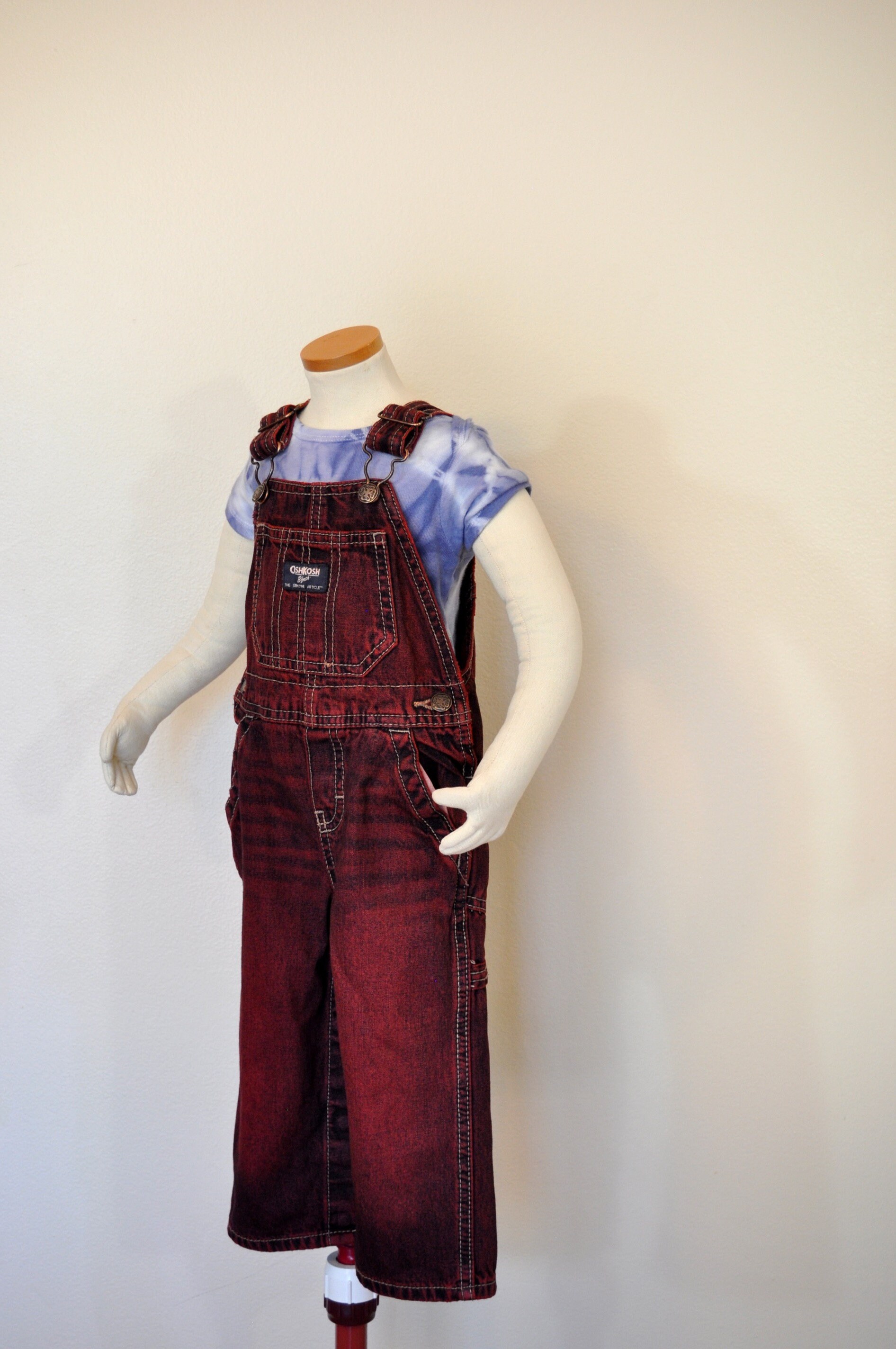レッドダイ キッズ 18ヶ月 アップサイクル オシュコシュ デニム ビブ