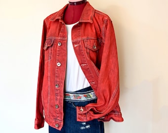Rote Männer Medium Denim JACKE - Scharlachrot gefärbt Upcycled Southpole Baumwolle Denim Trucker Jacke - Erwachsene Größe Medium (42 Brust)