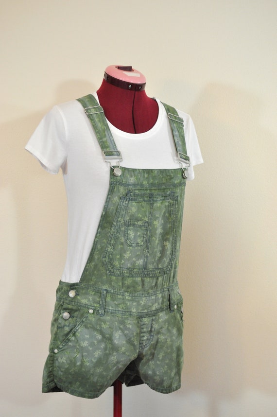 Rue 21 hotsell overall shorts