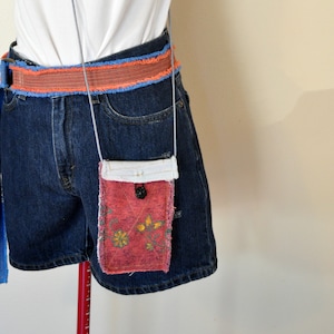 Gefärbte Denim Handy- HANDTASCHE - Hand Made Urban Upcycled Rot Blau Gefärbte Lackierte Denim Geldbörse Over the Shulter Mini Bag Tote 86