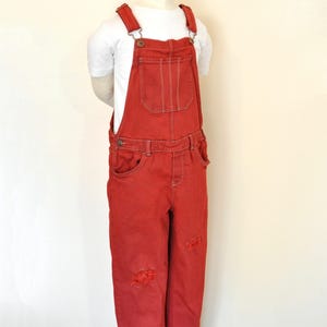 Pantalones vaqueros Oshkosh teñidos de rojo para niños, talla 12, nuevos, grandes (30 de ancho x 27 de largo)