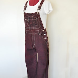 Overol de mujer teñido en rojo oscuro, talla 3/5 pequeña, reciclado, sin límites (32 ancho x 28 largo)