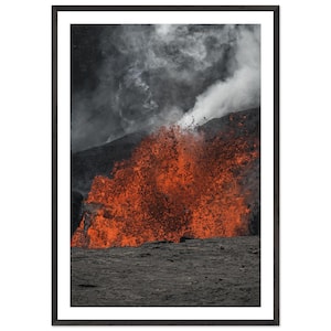 Impressão emoldurada da erupção do vulcão Kilauea: arte de parede com paisagem de lava do Havaí