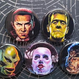 Botones clásicos de monstruos, lote de 5 (1,25&quot;), botones de Halloween, terror, pines de monstruos, insignias, imanes, pines