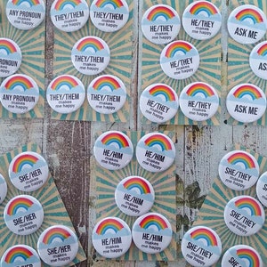 LGBTQ Pronomen Buttons, Set 5-1,25&quot; Button Badge Buttons, Er/ Sie, Sie/Sie, fragen mich, Sie/Sie, Er/Sie Buttons, jedes Pronomen Regenbogen