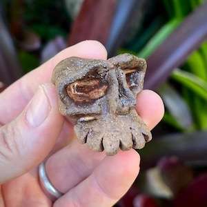 Handmade Stoneware Skull Sculpture for Pendant Totem Charm Decoration Bead