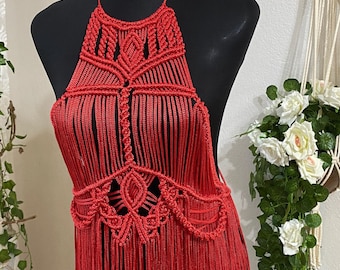Handgemaakte macramé-jurk: boho-festivaloutfit, boho-jurk