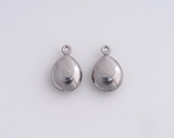 20 colgantes de acero inoxidable con forma de gota de agua, delicados dijes para bisutería DIY.