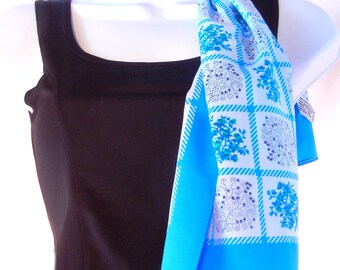 Blue Floral Quilt Scarf - 70s Sally Gee Oblong Scarf
