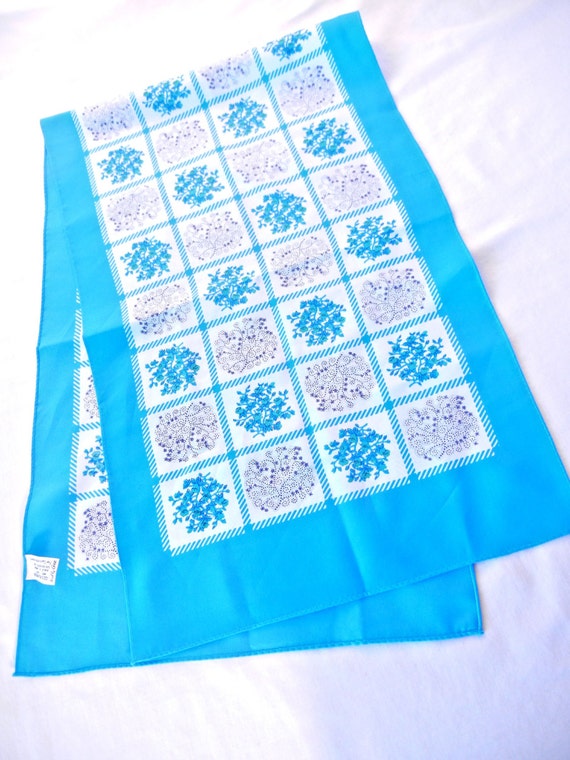 Blue Quilt Design Scarf, Sally Gee, 70s Oblong Fl… - image 3