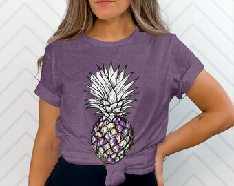 Pineapple Graphic Tee: Hand-Drawn Tropical Fruit T-Shirt