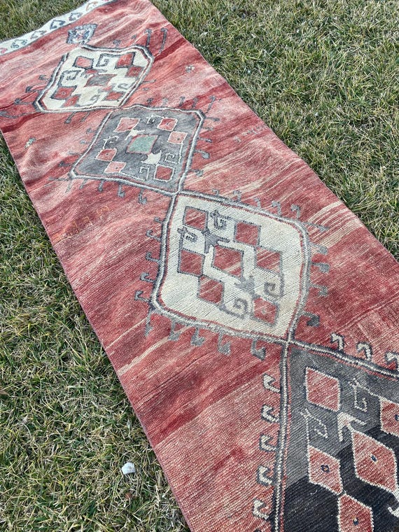 ヴィンテージ ピンク ウシャック ランナーラグ：トルコ製廊下用ラグ