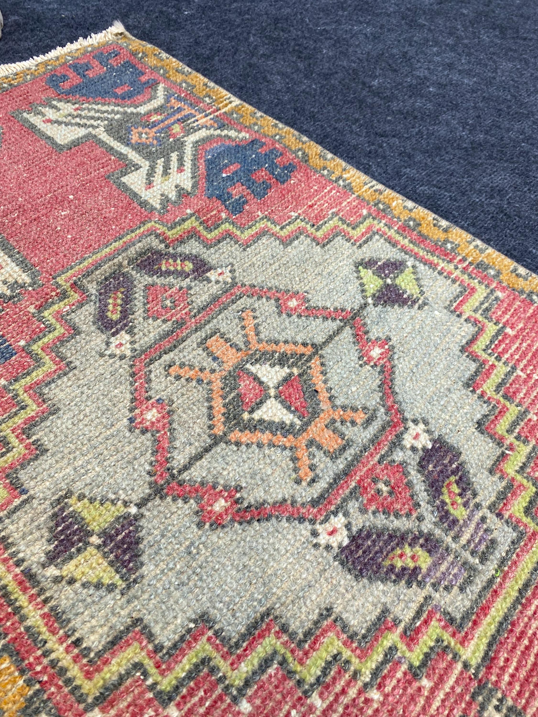 Oushak Door Mat (1.6x3.1 Ft): Handmade Vintage Turkish Wool Rug