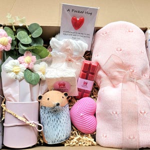 Mothers Gift Box, Gift Box for Grandma, Birthday Gift Set, Self Care Gift for Mom, Daughter to Mother Gift, Hygge Gift Box, Basket for Her