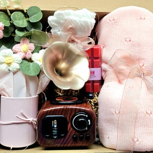 Mothers Gift Box, Gift Box for Grandma, Birthday Gift Set, Self Care Gift for Mom, Daughter to Mother Gift, Hygge Gift Box, Basket for Her